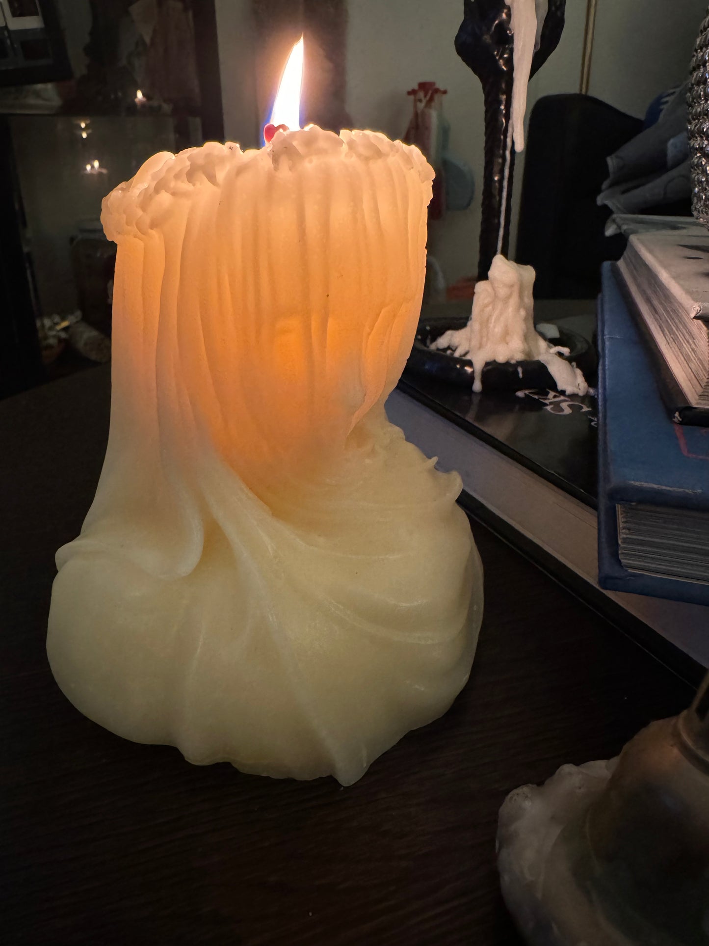 Veiled Lady