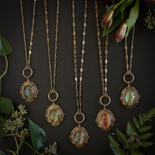 Tutu’s Amulet : Simple