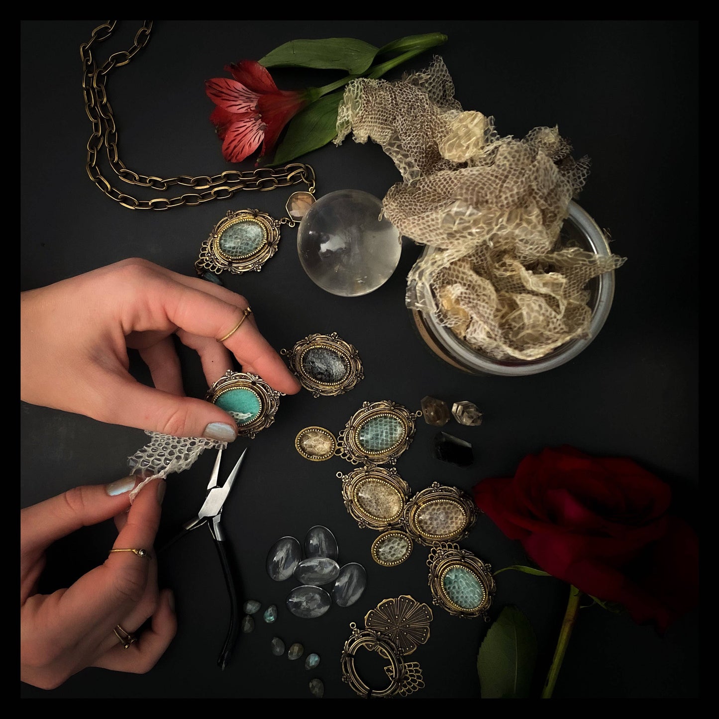 Tutu’s Amulet : Simple